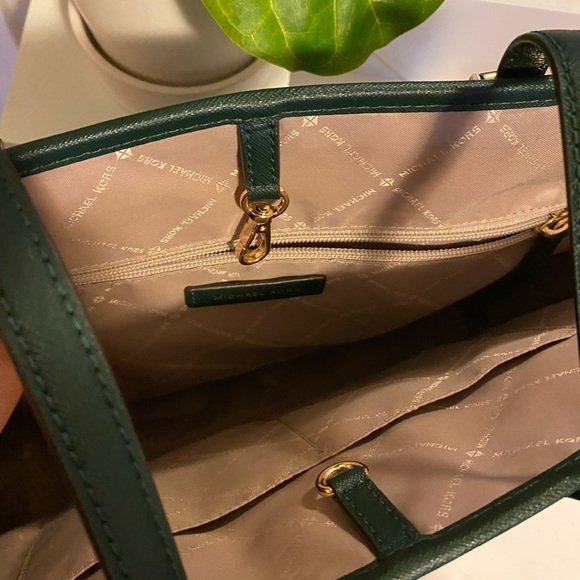Michael Kors Tote - EUC - Picture 3 of 3